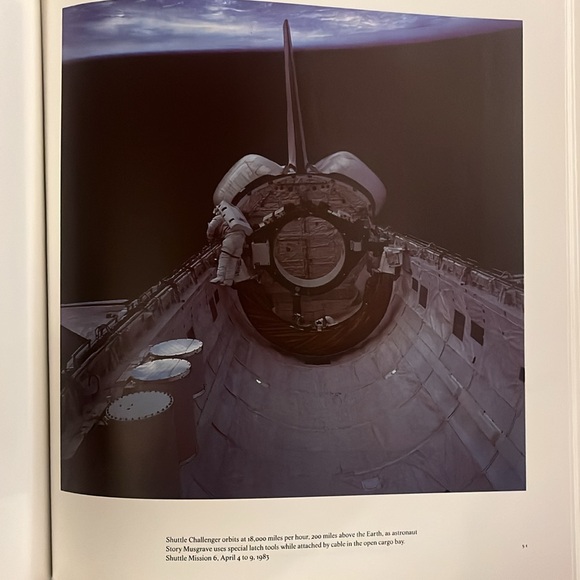Sightseeing: A Space Panorama, NASA Photo Book - 1985 First Edition - Picture 11 of 16